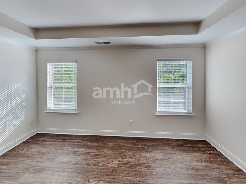 Building Photo - 1105 Amberly Wy