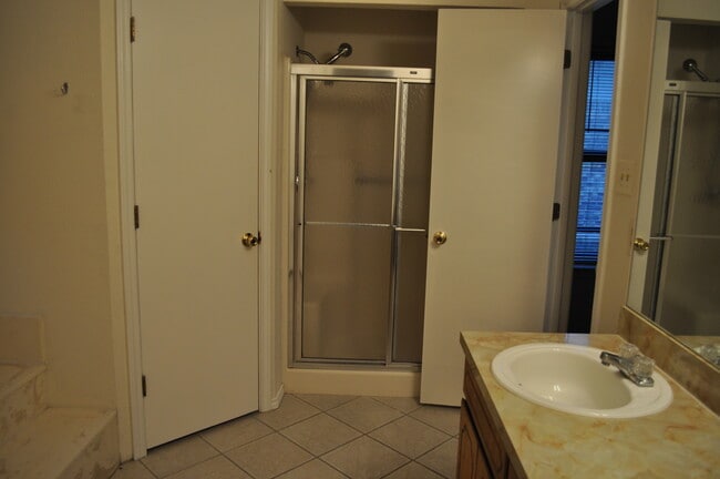 Building Photo - Nice Home in Keller close toaward winning Keller High