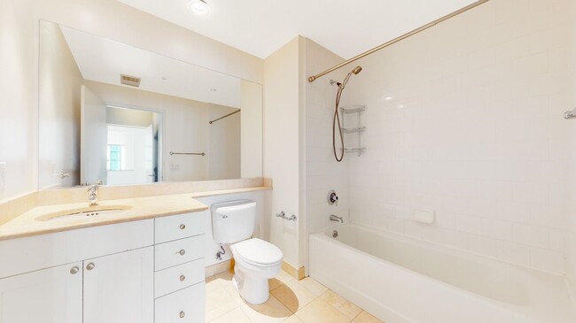 Building Photo - South Beach 23rd Floor Views! Bring pets! ...