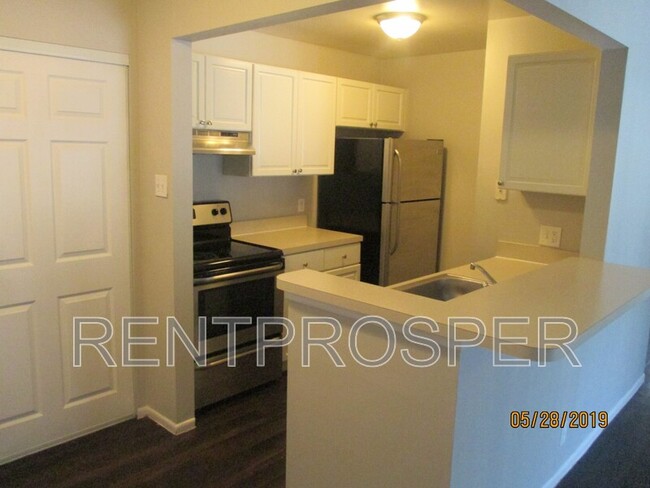 Building Photo - 3858 Bay Club Cir