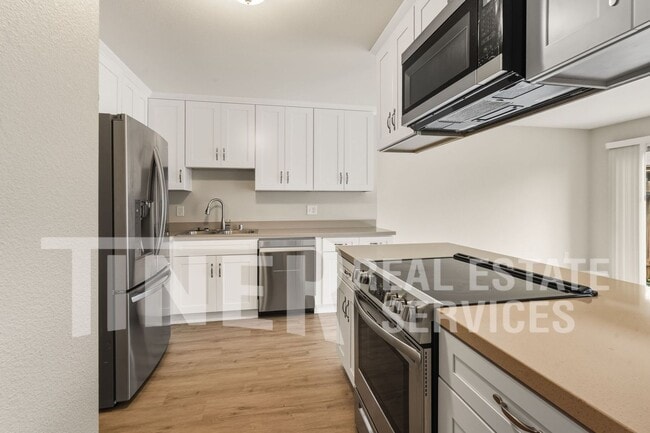 Building Photo - 6355 Villa Dr