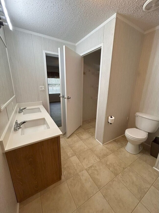 Building Photo - Immaculate 4BR Mobile Home in the heart of...