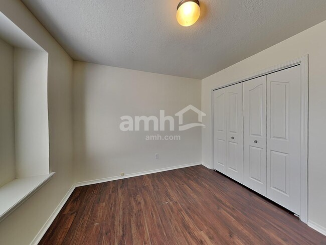 Building Photo - 11324 W Blake Dr