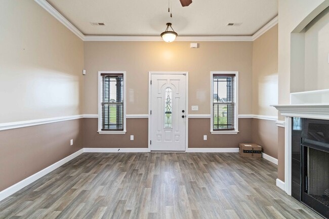 Building Photo - 130 Mistwood Ln