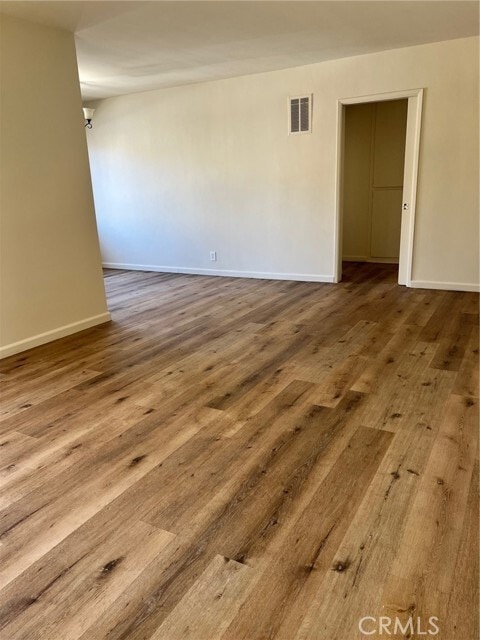 Building Photo - 208 S Mariposa Ave