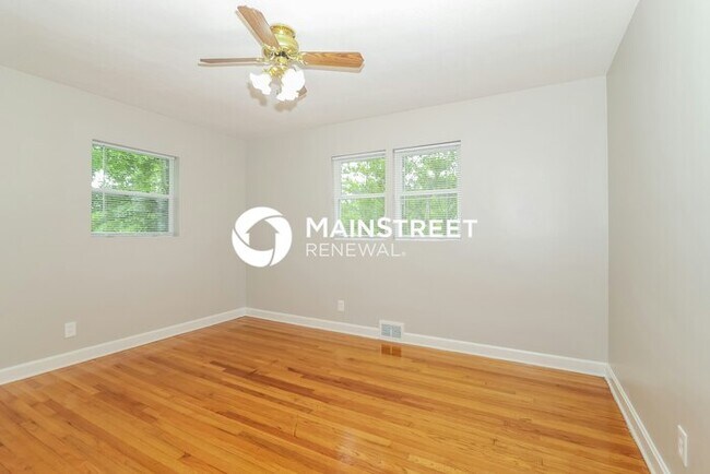 Building Photo - 3 Bedroom Pet-Friendly Home in Louisville,...