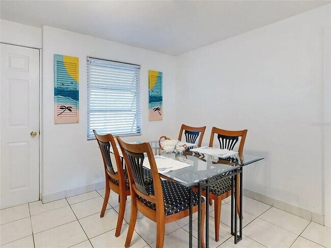 Building Photo - Charming 2-bedroom, 1-bath home