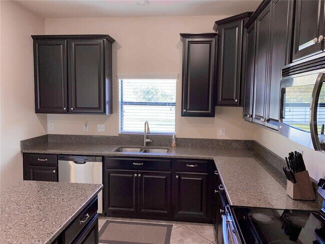 Building Photo - 13314 Wellington Hills Dr