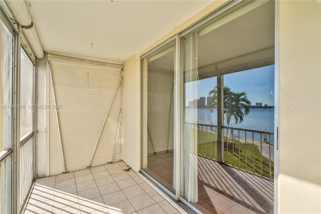 Building Photo - 3020 Marcos Dr