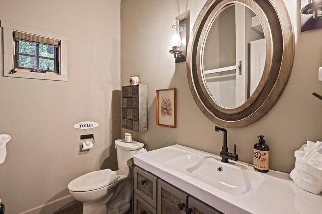 Building Photo - Unfurnished Peaceful River Retreat – Moder...
