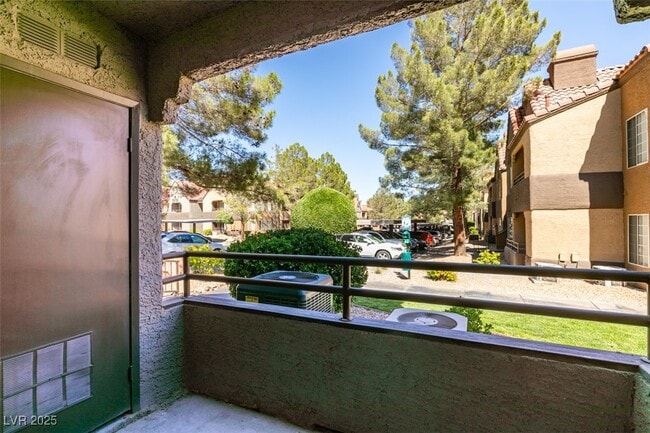 Building Photo - 2200 S Fort Apache Rd