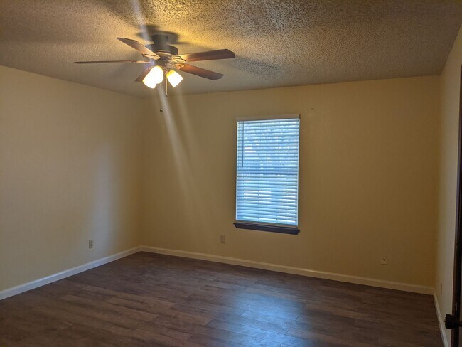 Building Photo - 3409 Mission Arch Dr