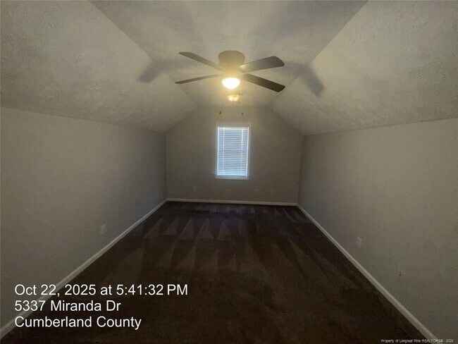 Building Photo - 5337 Miranda Dr