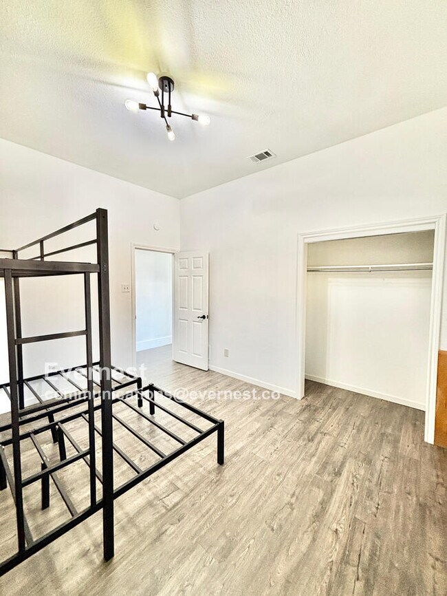 Building Photo - 11156 Windjammer Dr