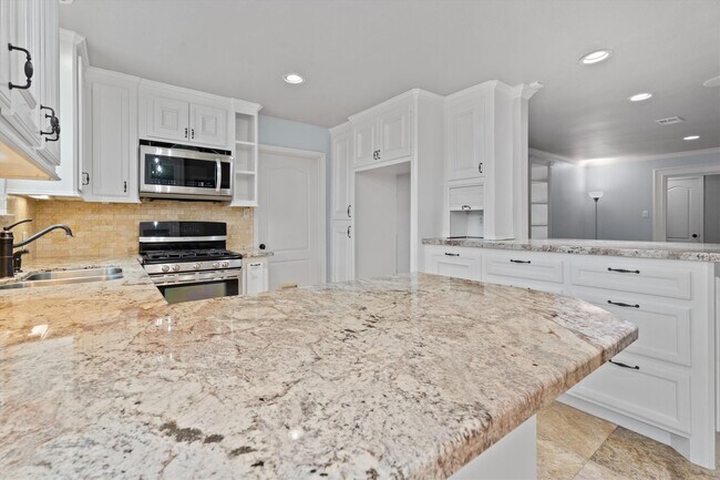 Building Photo - 1328 Bingle Rd