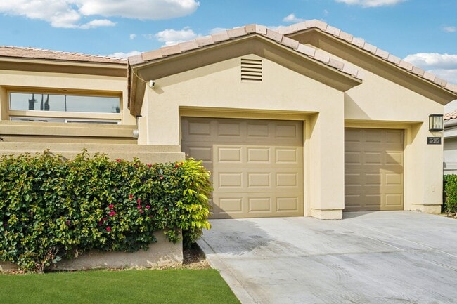 Building Photo - 55285 Laurel Valley