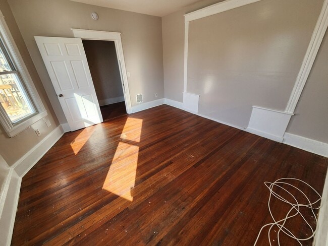 Building Photo - 137 Washington St