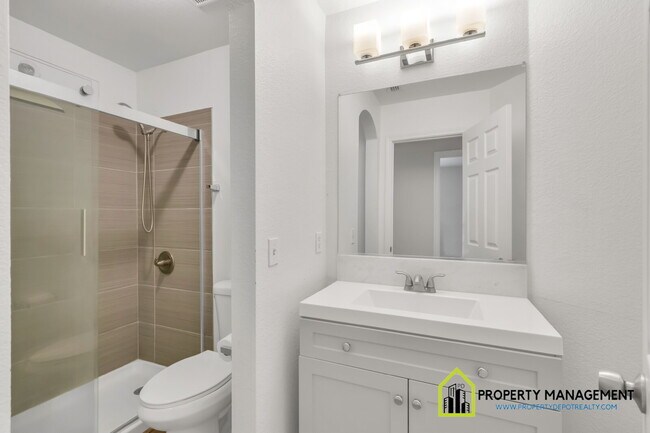 Building Photo - 5-Bedroom Residence Ready for Immediate Move-In