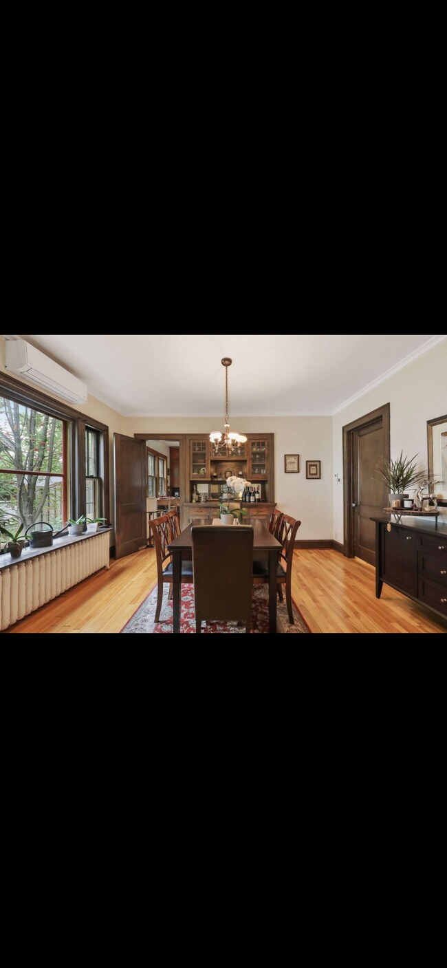 Dining Room - 138 Cecil St SE