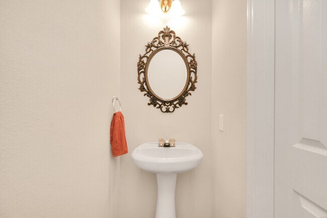 Building Photo - 25206 Hazel Ranch Dr