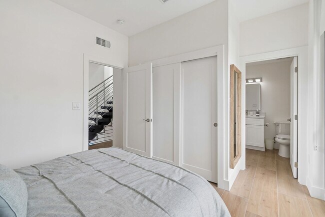 Building Photo - 1343 4th St