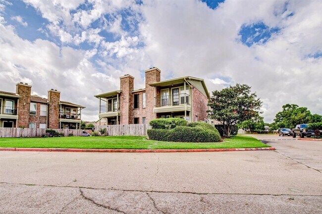 Building Photo - 18800 Egret Bay Blvd