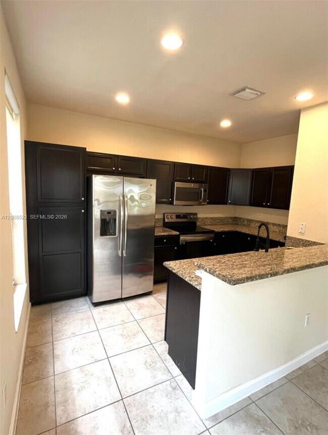 Building Photo - 9401 SW 172nd Ave