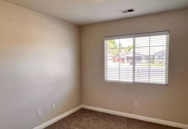 Building Photo - Charming Home For Rent Available Now