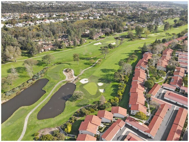 Building Photo - GORGEOUS VIEW CONDO ON THE GOLF COURSE!!!