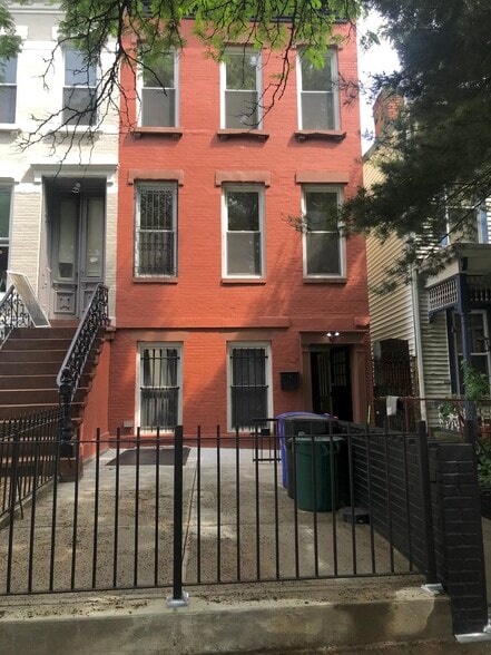 Building Photo - 1094 Greene Ave
