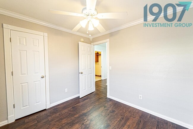 Building Photo - 1925 Bluegrass Ct