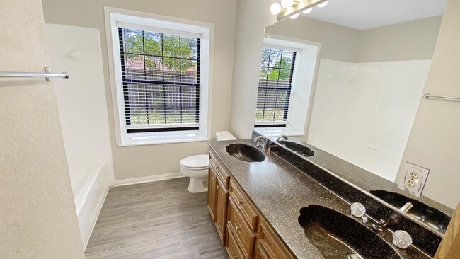 Building Photo - 2901 Pueblo Ct S