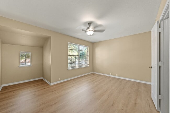 Building Photo - 10211 E Summit Canyon Dr