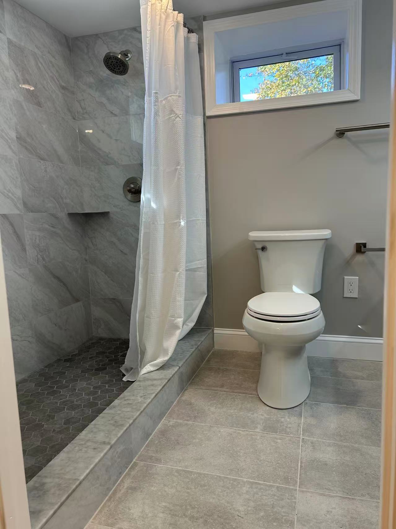 Building Photo - 10 Carson Rd