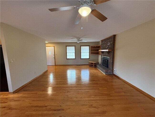 Building Photo - 250 Perry Woolbright Rd