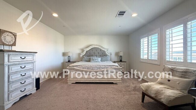 Building Photo - 11760 Sierra Rd