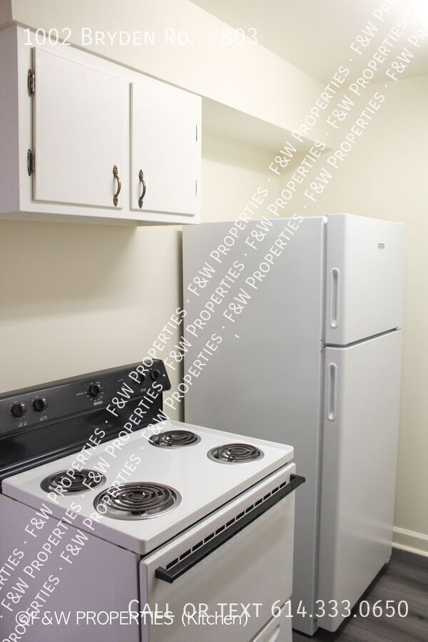 Building Photo - 1002 Bryden Rd