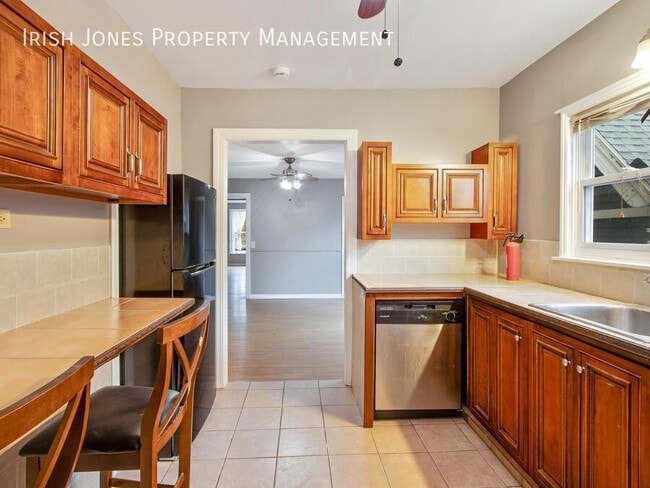 Building Photo - 54 Anderson Pl