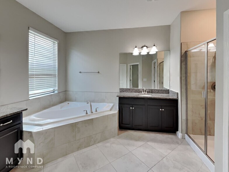 Building Photo - 10606 Bahama Woodstar Ct