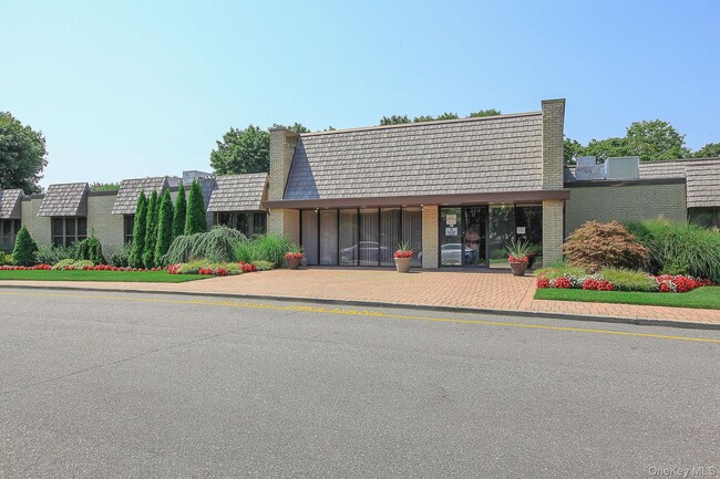 Building Photo - 908 Fenway Rd