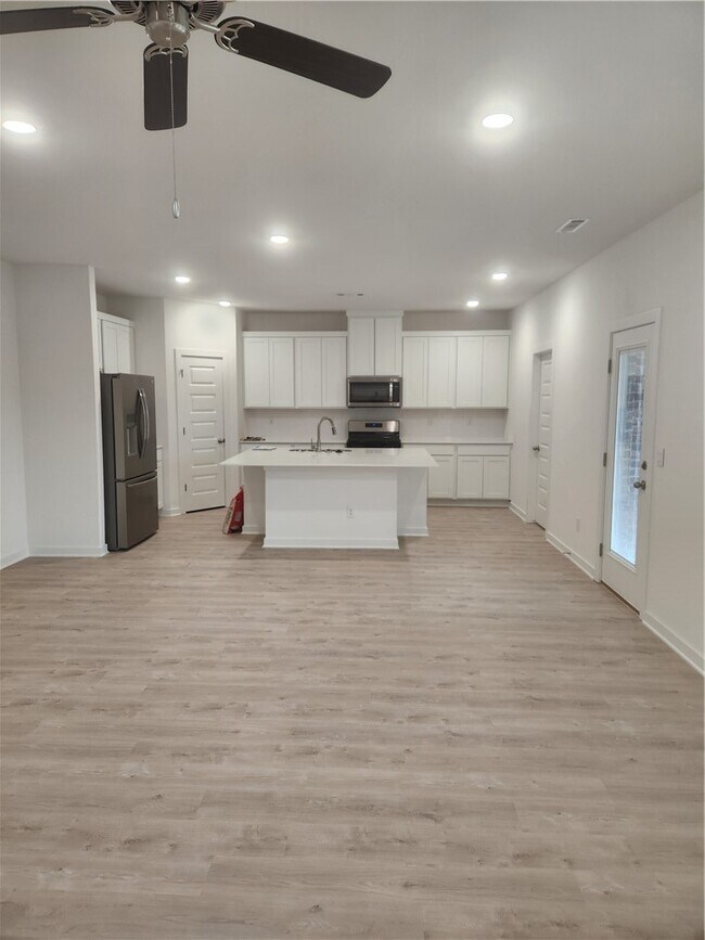 Building Photo - 4008 Aryana Ave