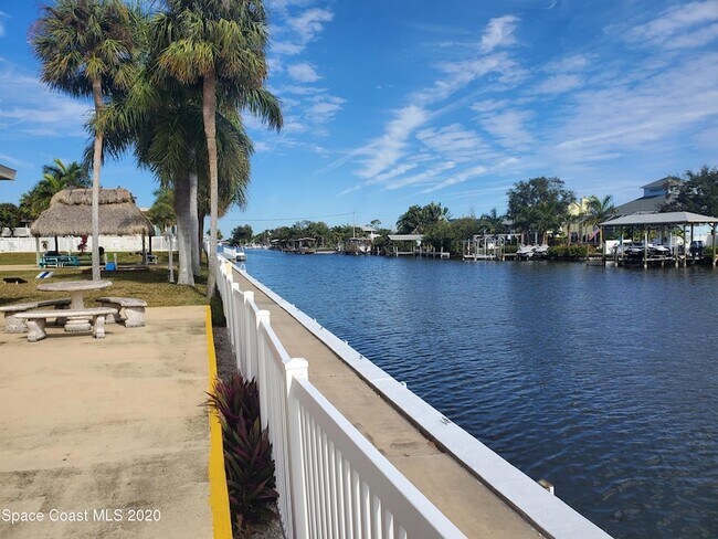 Building Photo - 250 N Banana River Dr