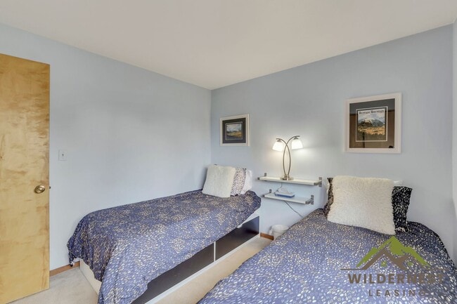 Building Photo - Winter Rental- 2 Bed/2 Bath, renovated con...