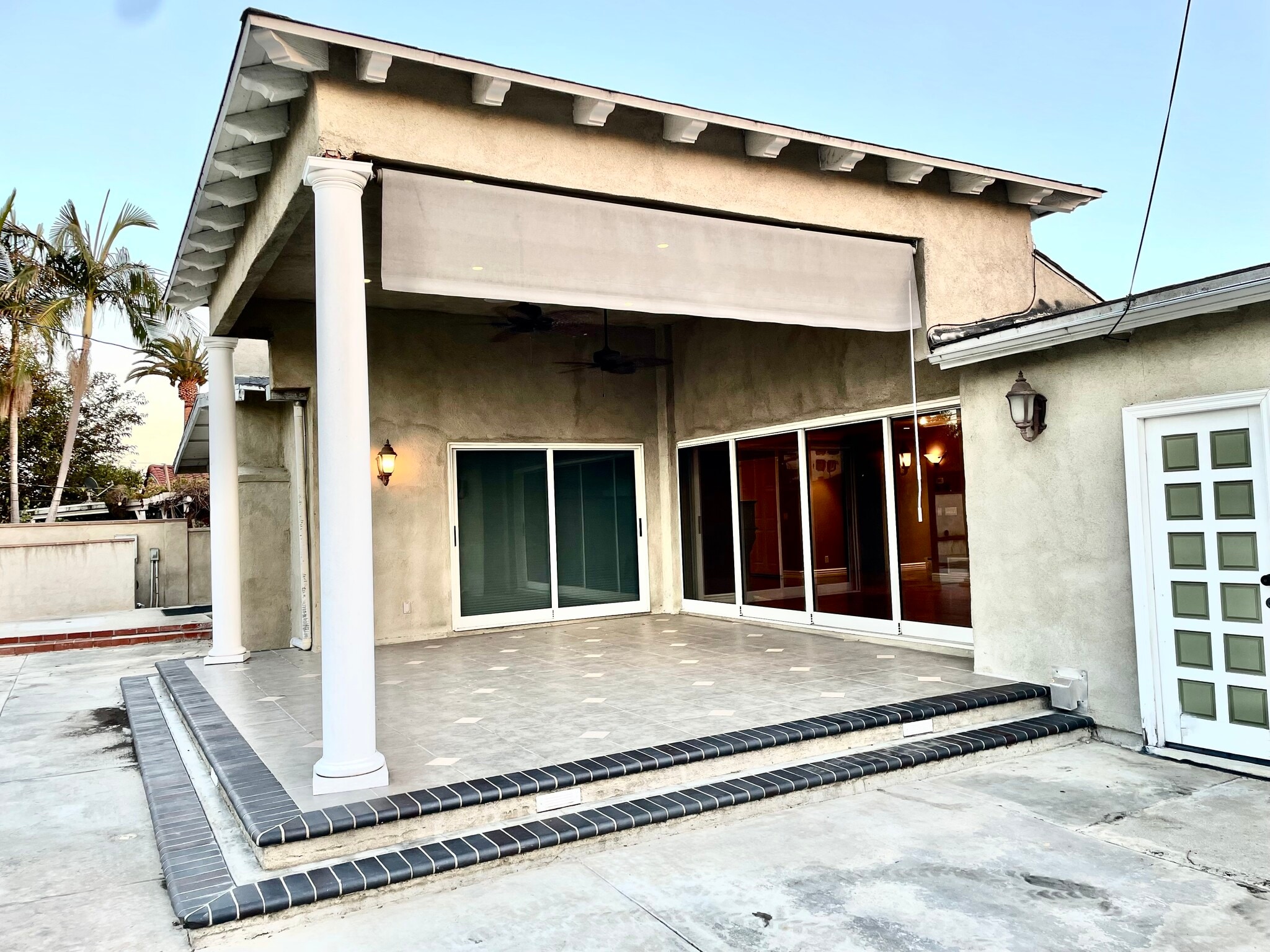 Building Photo - 8781 La Grand Ave