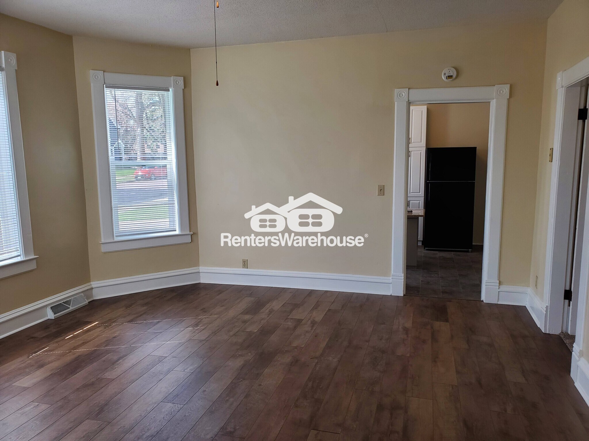 Building Photo - 108 3rd St W