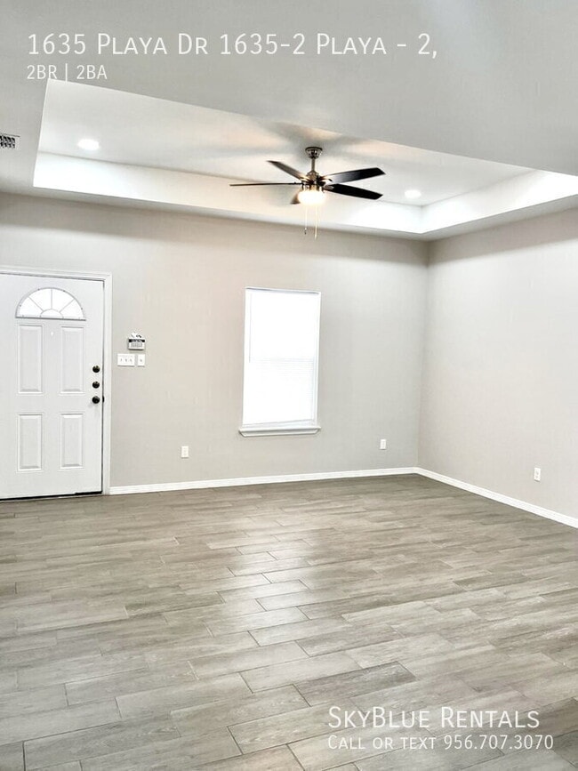 Building Photo - 1635 Playa Dr