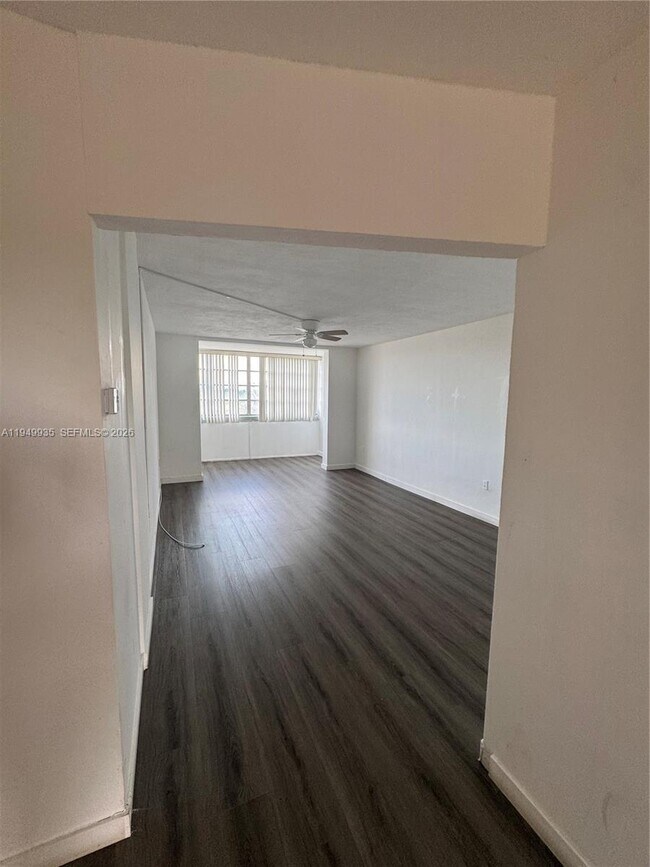 Building Photo - 1475 NE 125th Terrace