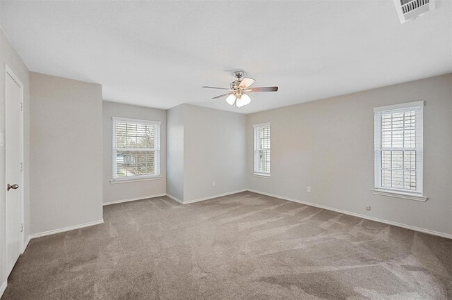 Building Photo - 5126 Collinwood Ave