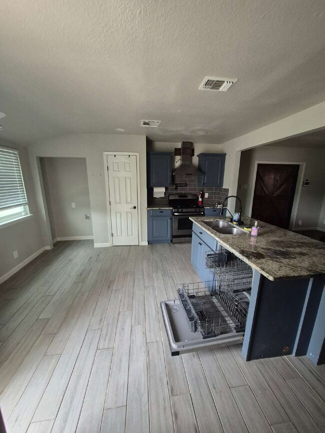 Building Photo - 5038 John Young Dr