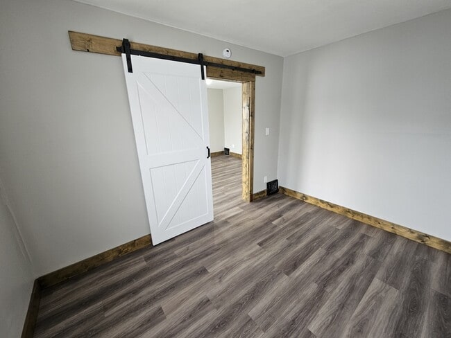 Building Photo - 3242 W 92nd St